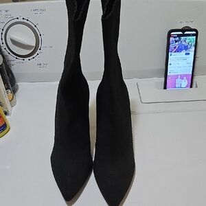 Source Unknown Black Heeled Boots Sleek Design